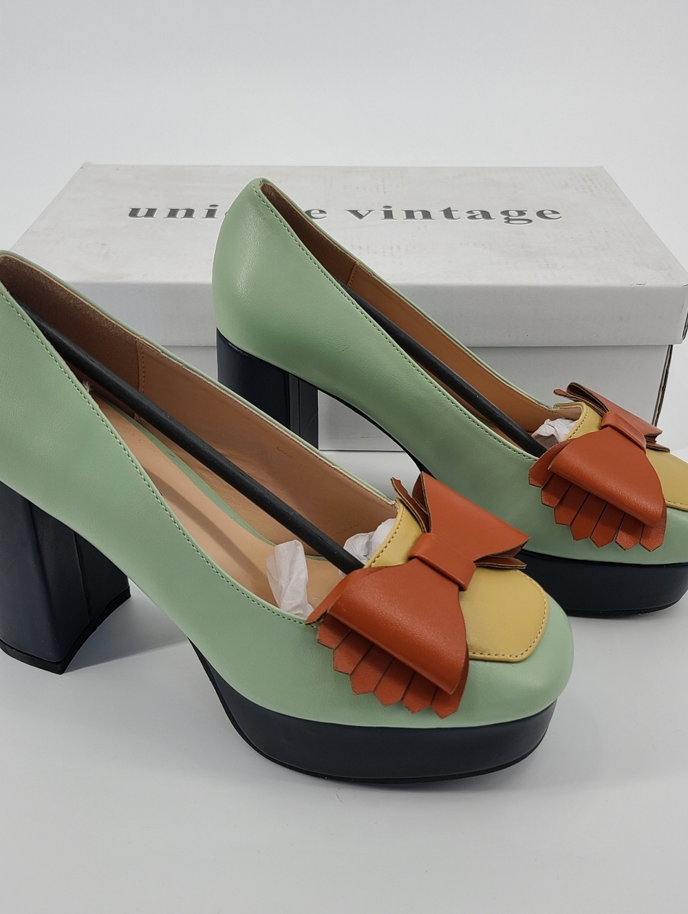 Unique Vintage Mint Green Platform Pumps with Tan Bow Size 6